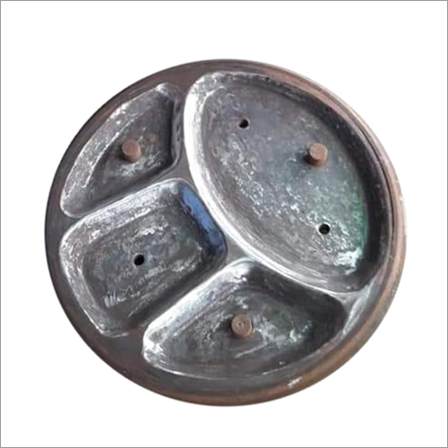 4 कैंपमेंट प्लेट मर जाती है