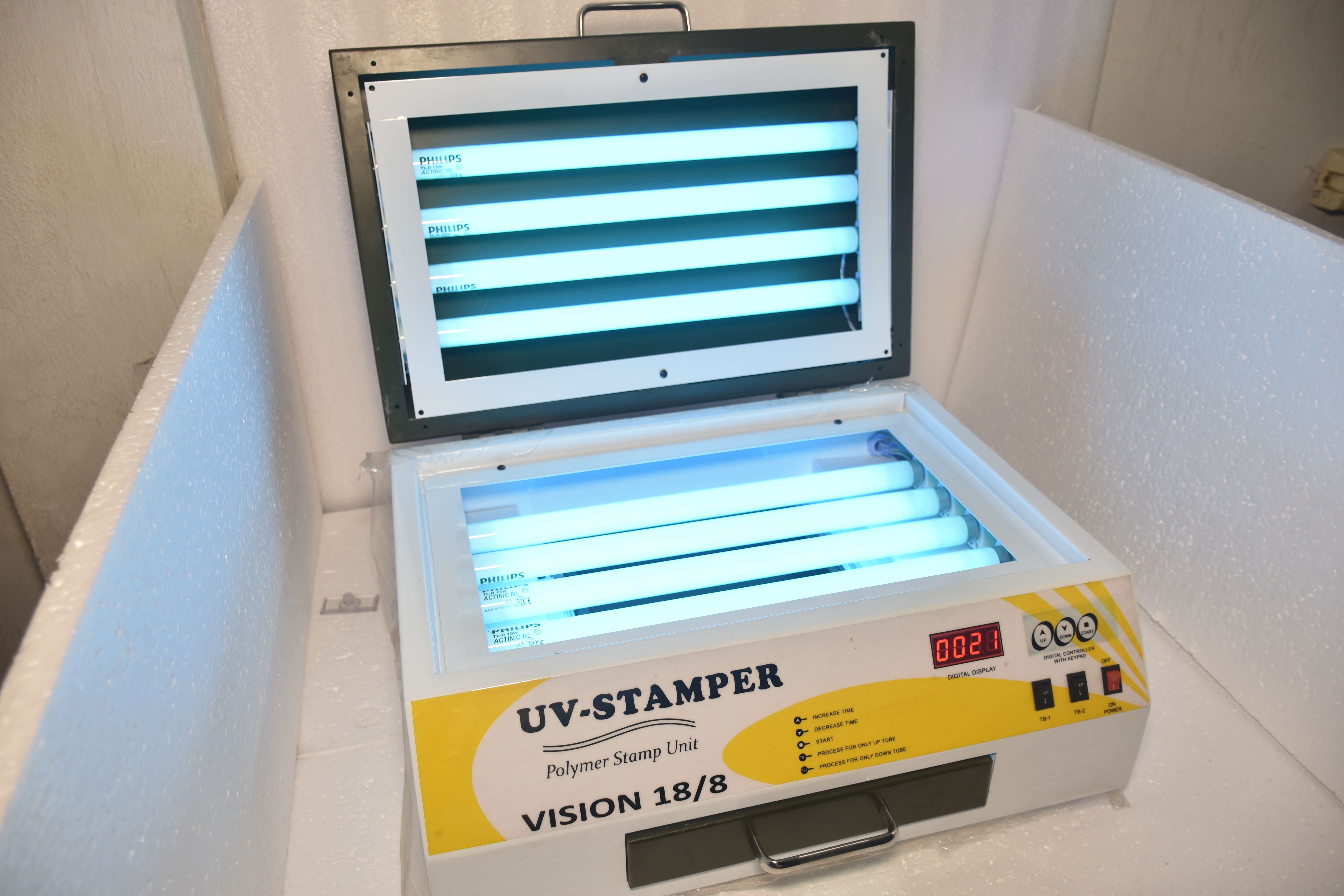 White Color With Shockproof Body Uv Stamper (Vision 18/8)