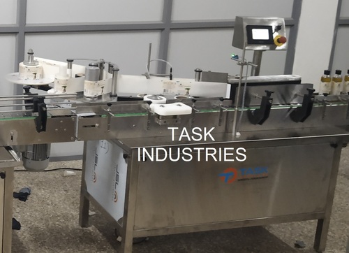Plastic Oil Bottle Labeling Machine - Accuracy: +_ 0.5  %