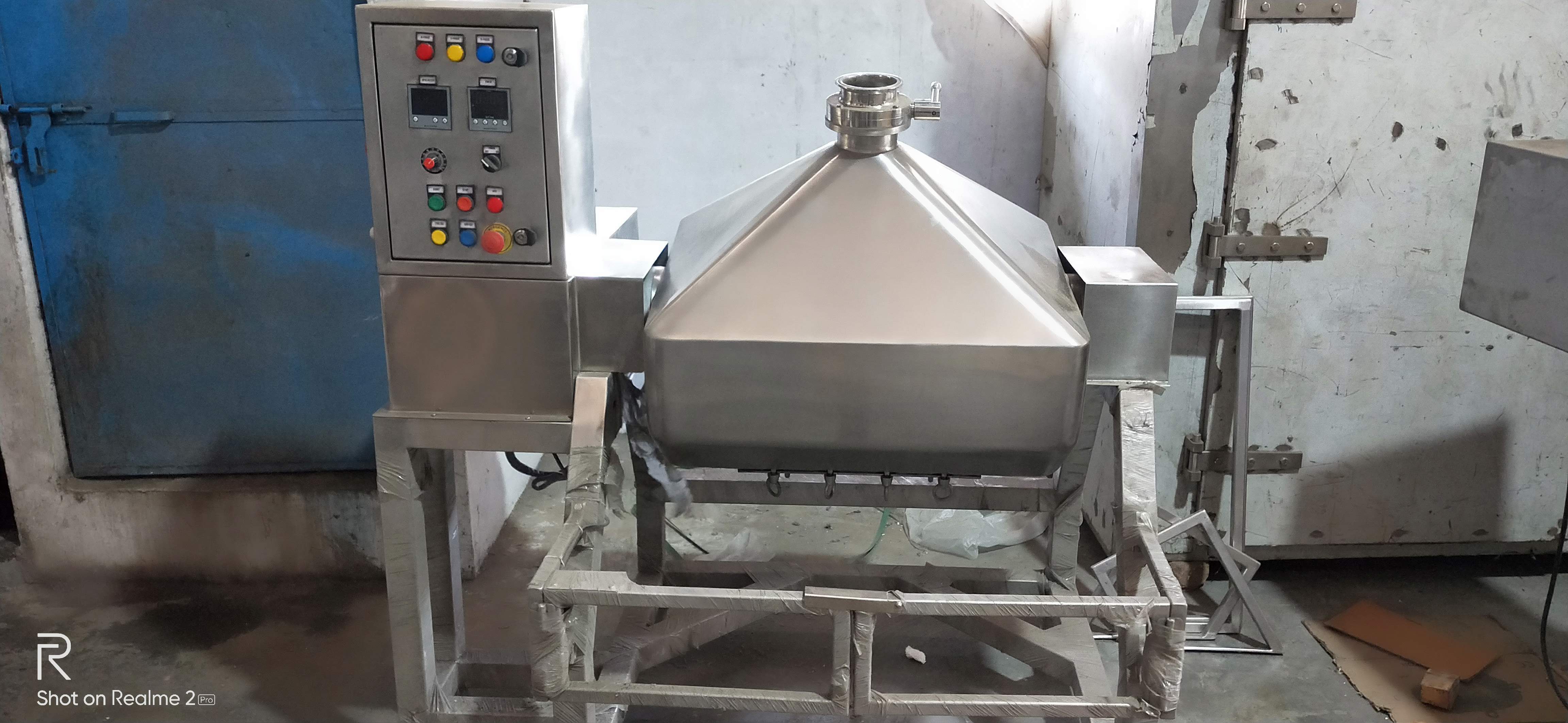Octagonal Blender - Capacity: 1000 Kg/day