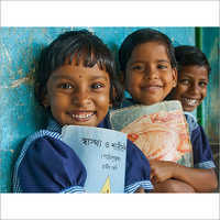 गरीब बच्चों की शिक्षा के लिए दान