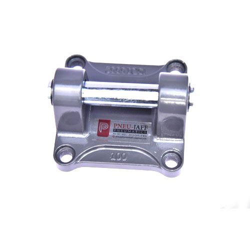 फीमेल क्लीविस माउंटिंग