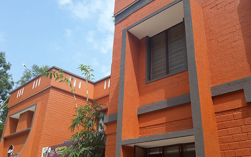 Red Side Partition Interlocking Brick