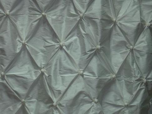 रेशमी पिनटक कपड़ा