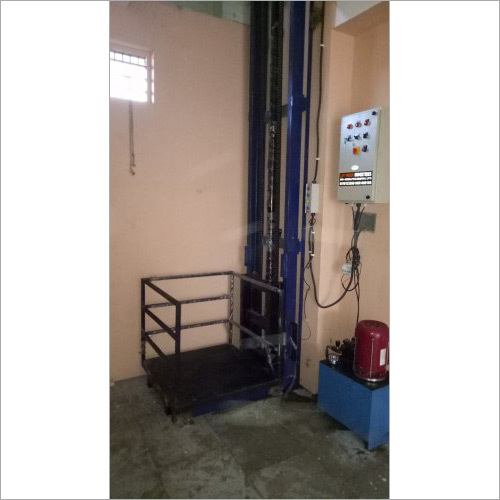 03 एलएमआई गोल्फ 1616 सिंगल मास्ट हाइड्रोलिक गुड्स लिफ्ट लिफ्टिंग क्षमता: 1500 किलोग्राम (किग्रा)