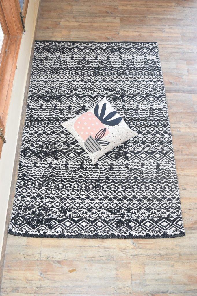 Black/white Beautiful Cotton Chenille Rug