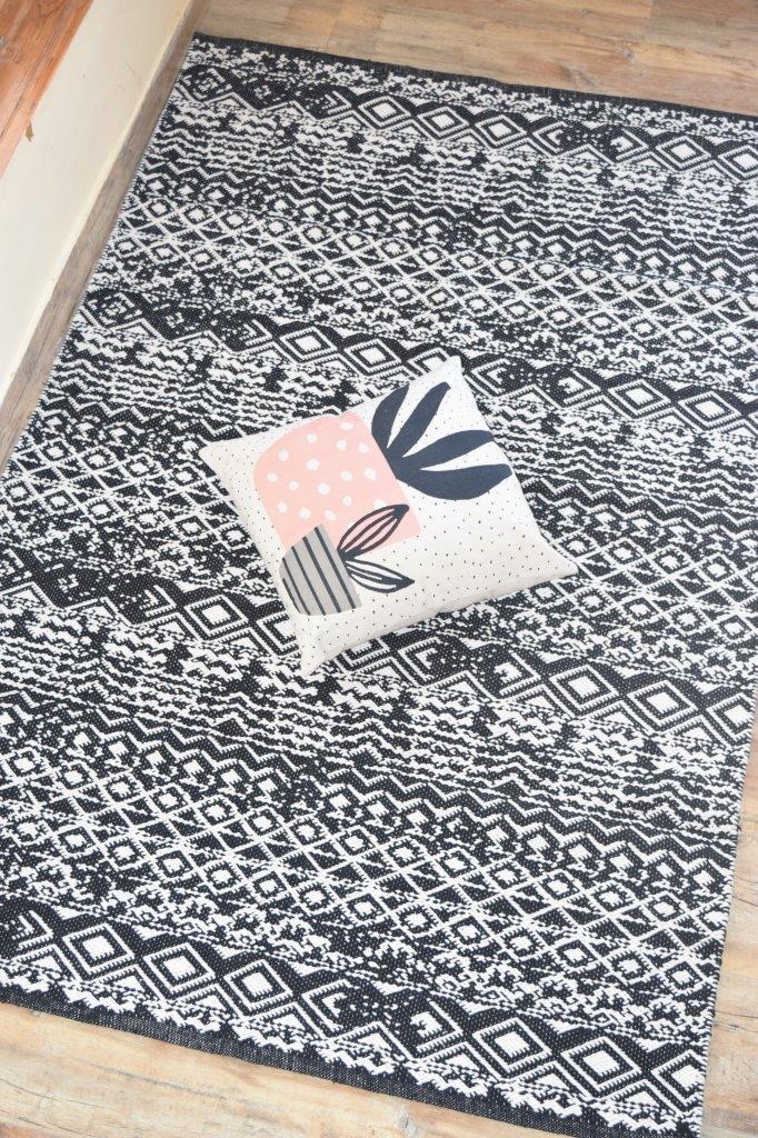 Black/white Beautiful Cotton Chenille Rug