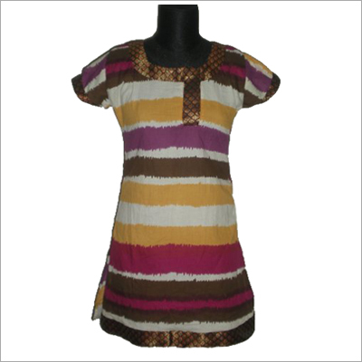 हाफ स्लीव कुर्तियां