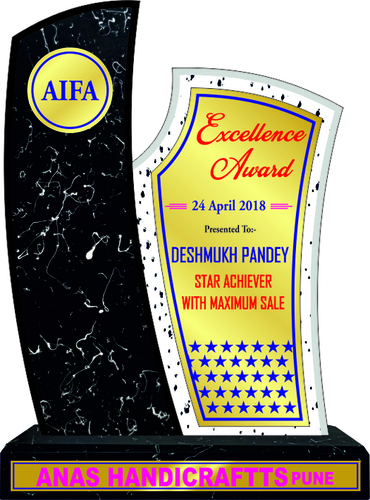 विभिन्न रंगों की लकड़ी की ट्राफियां (W-832)