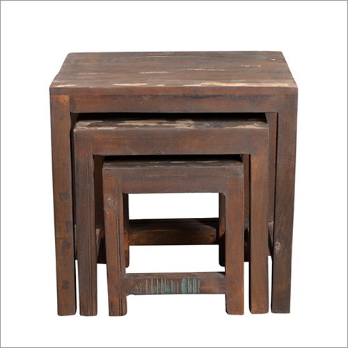 3 का वुडन स्टूल सेट असेंबली की आवश्यकता नहीं है