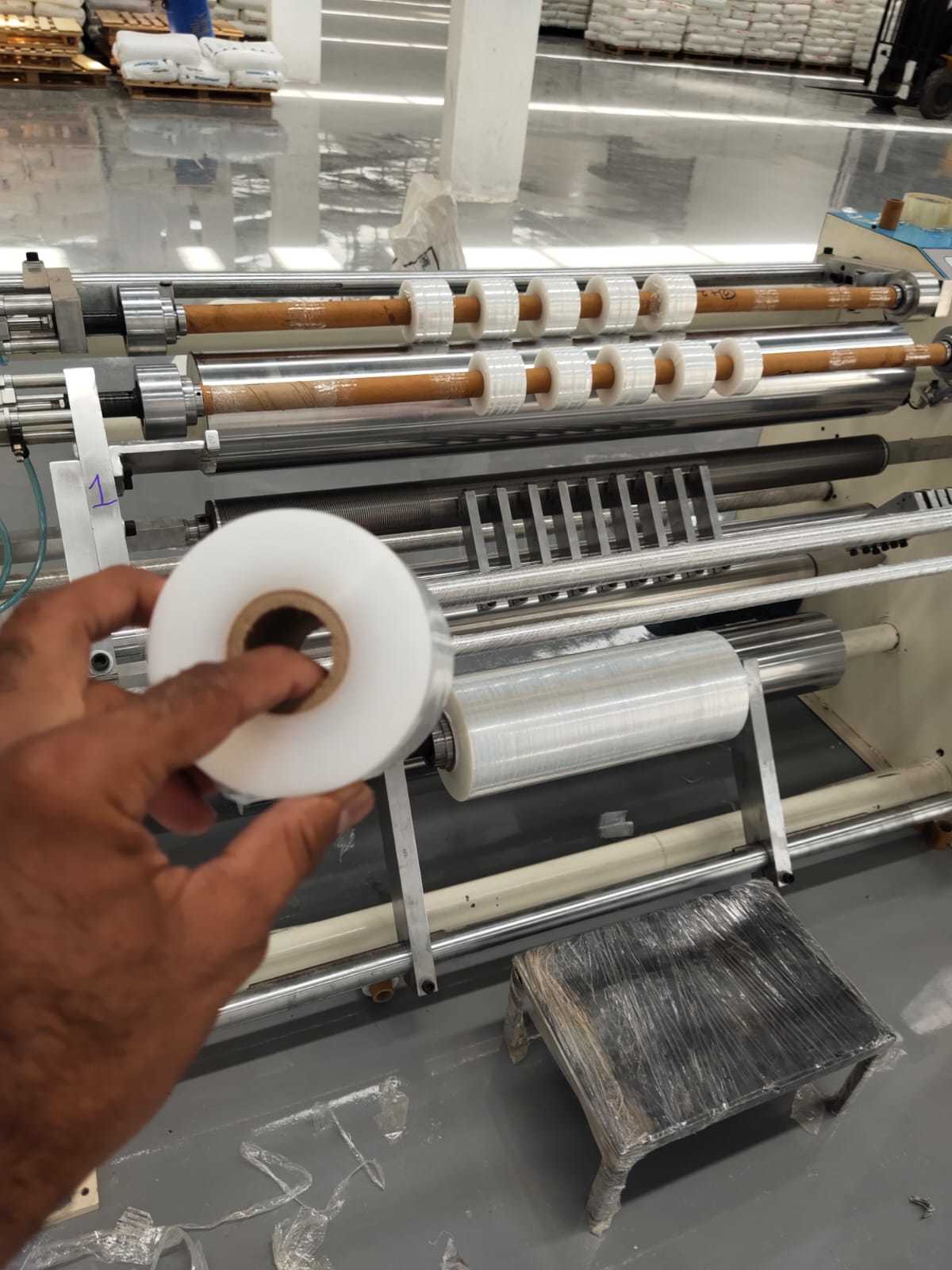 Stretch Film Slitting & Rewinding Machine - 200-400 Meters/minute Speed, 3-5 Hp Power | 2 Ton/day Capacity, 1500 Mm Max Width, Automatic Operation, Compact Design, 3-year Warranty