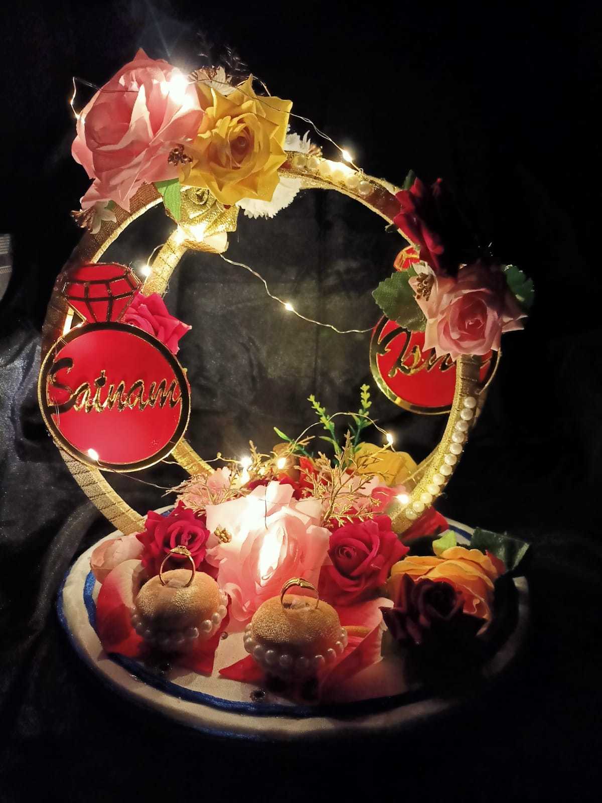 Available In Different Colors Classical Designed Ring Ceremony Plate With Light
