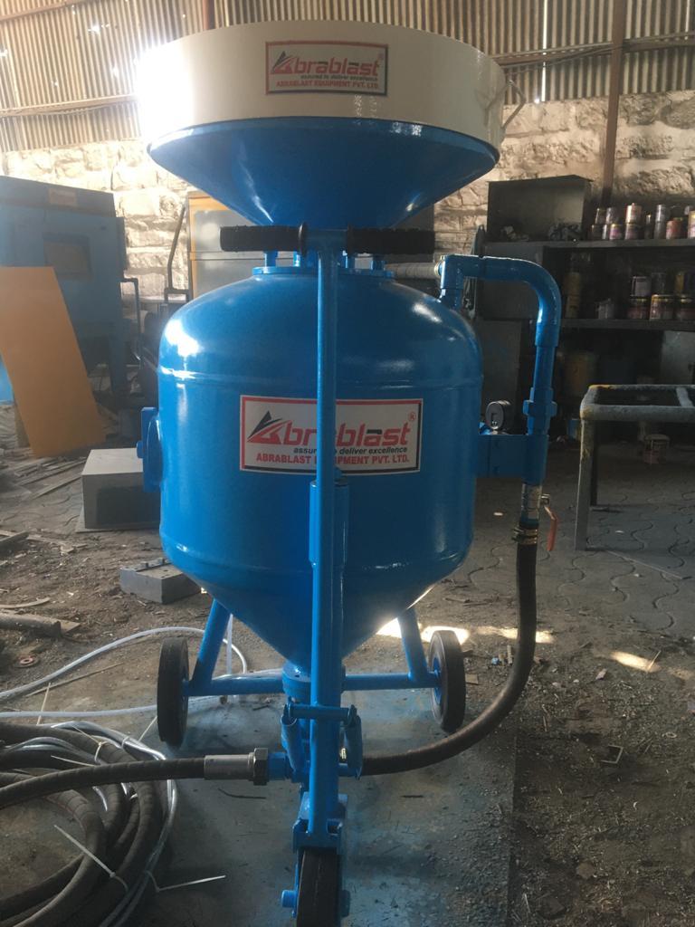 Portable Sand Blasting Machine - Heavy-duty Steel | Ideal For Railways, Foundries, Automobile, Shipyard & Metal Base Industries Surface Treatment