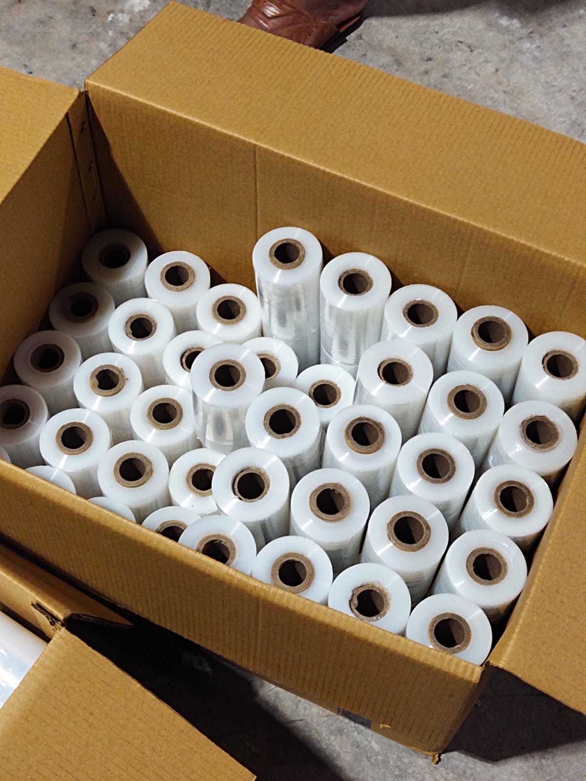 Automatic Stretch Film Slitter Rewinder - 4ftx8ftx4ft Dimensions, White & Light Blue Color | Pneumatic Arrangement, 10 Microns To 60 Microns Thickness, 3-year Warranty