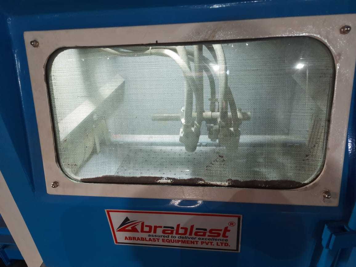 Semi Automatic Belt Conveyor Type Super Blaster Machine