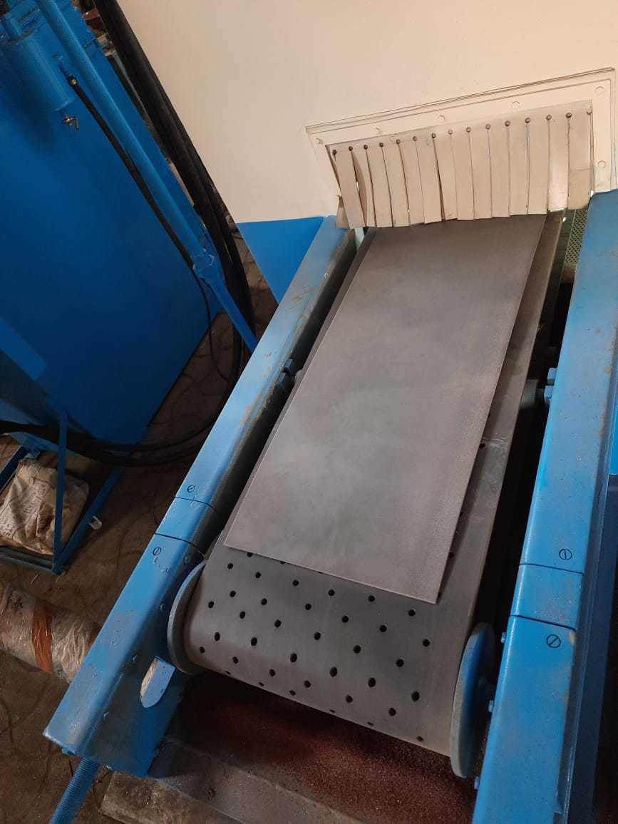 Semi Automatic Belt Conveyor Type Super Blaster Machine