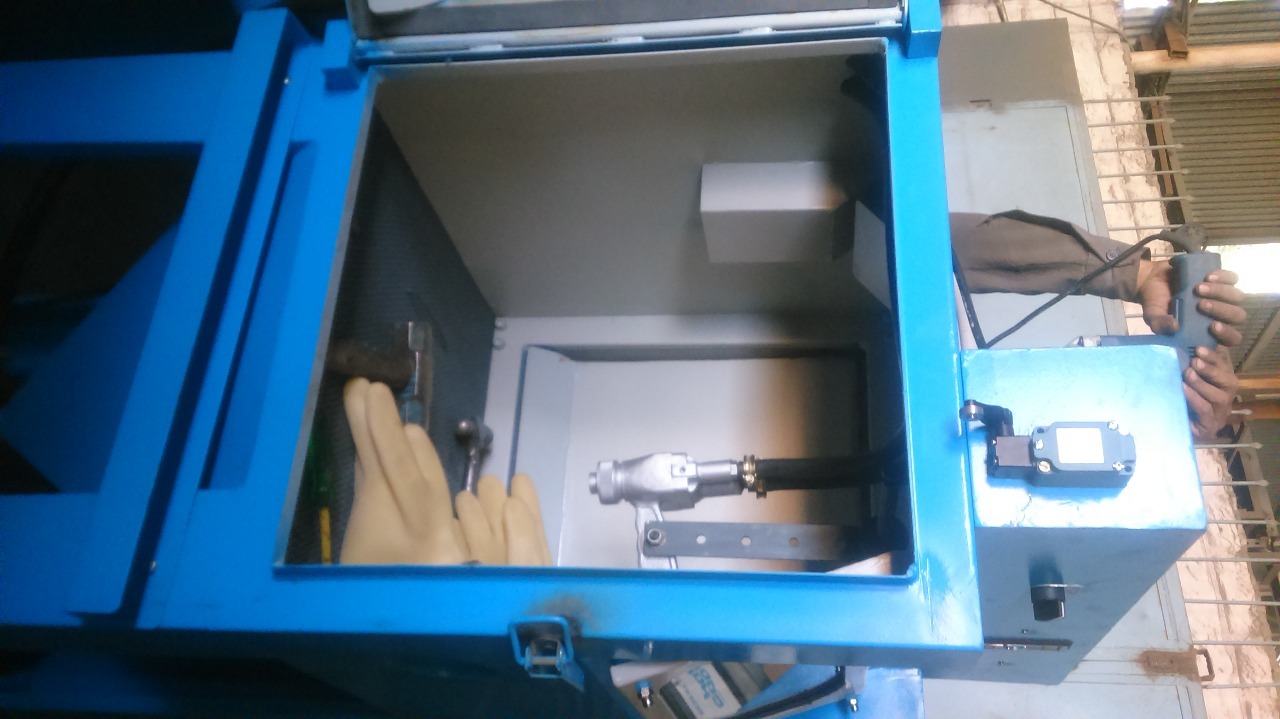 Blue And White Cabinet Type Abrasive Blasting Machine Super Blaster Asb-606060