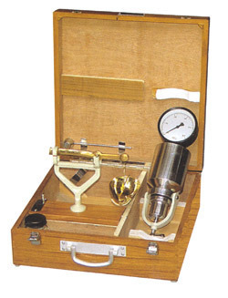 Rapid Moisture Meter - Wooden Pressure Vessel, 4kg Weight | Industrial Applicability, Calibrated Gauge For 0-25% Moisture Content