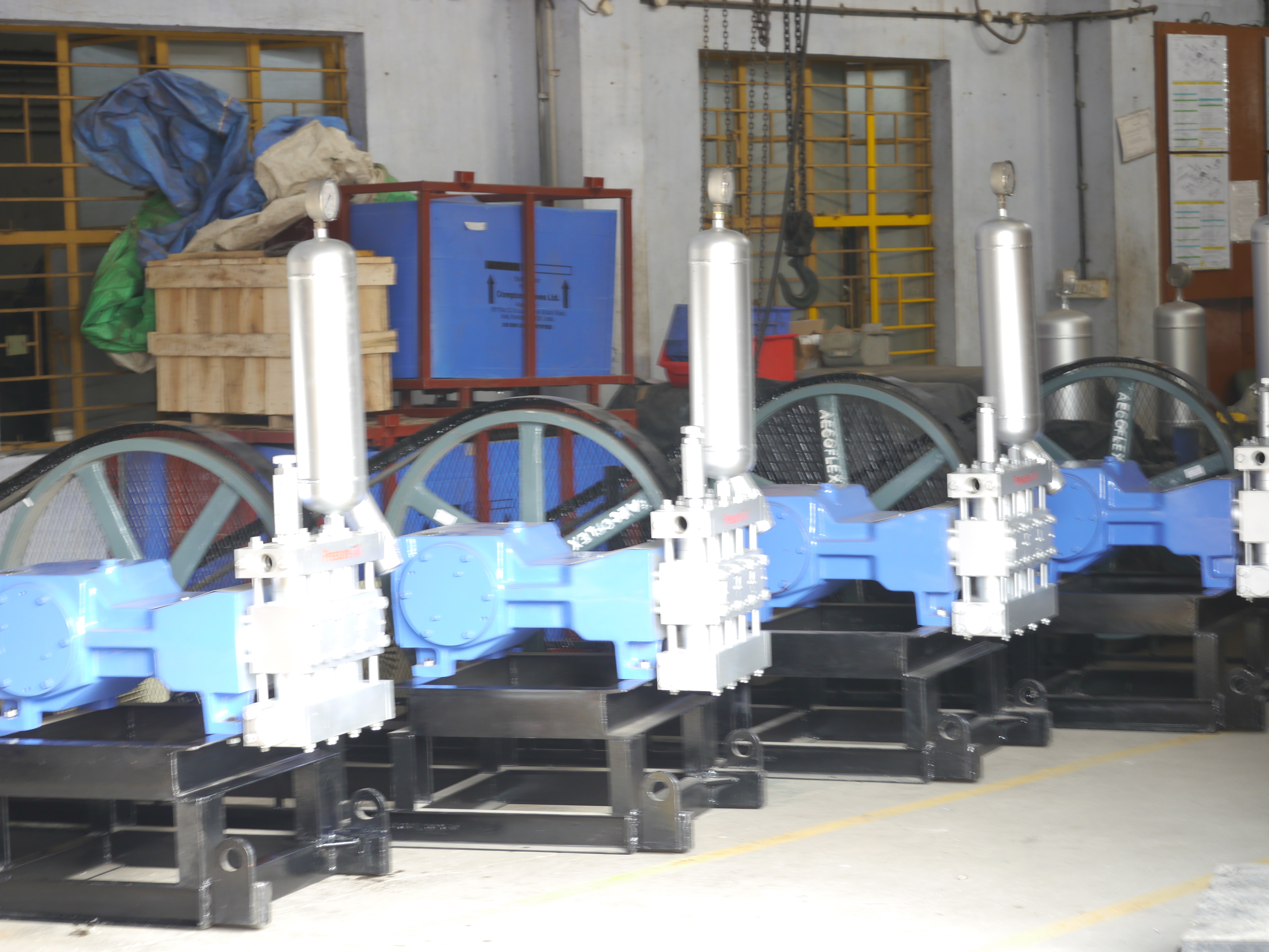 Pressure Jet Hydro Blasting Equipment - Color: Blue