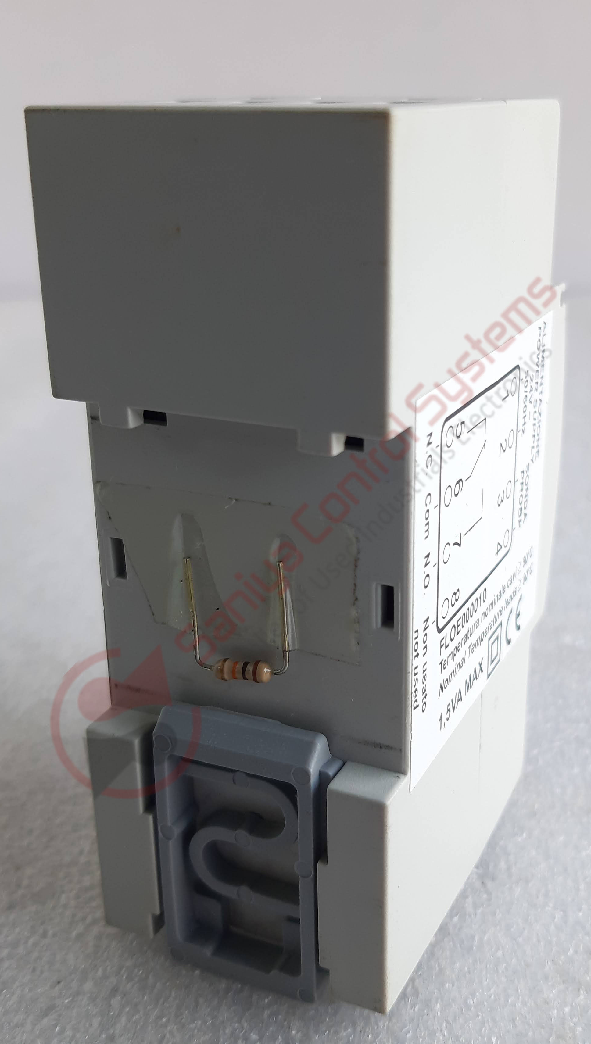 Carel Floe000010 Flood Detector - Plastic, 60x45x25 Mm, 24v Operation, Relay Output | Compact Design, Early Detection, Easy Install, Reliable Sensing