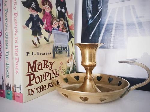 BRASS FINGERGRIP CANDLE HOLDER