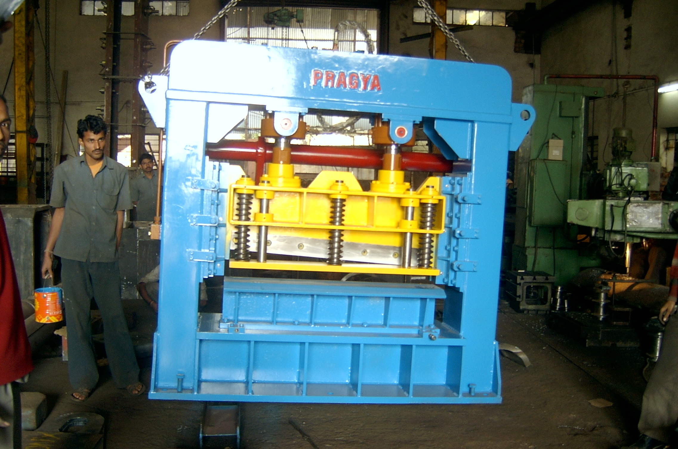 Hydraulic Shear I - Color: Yellow And Black Strips