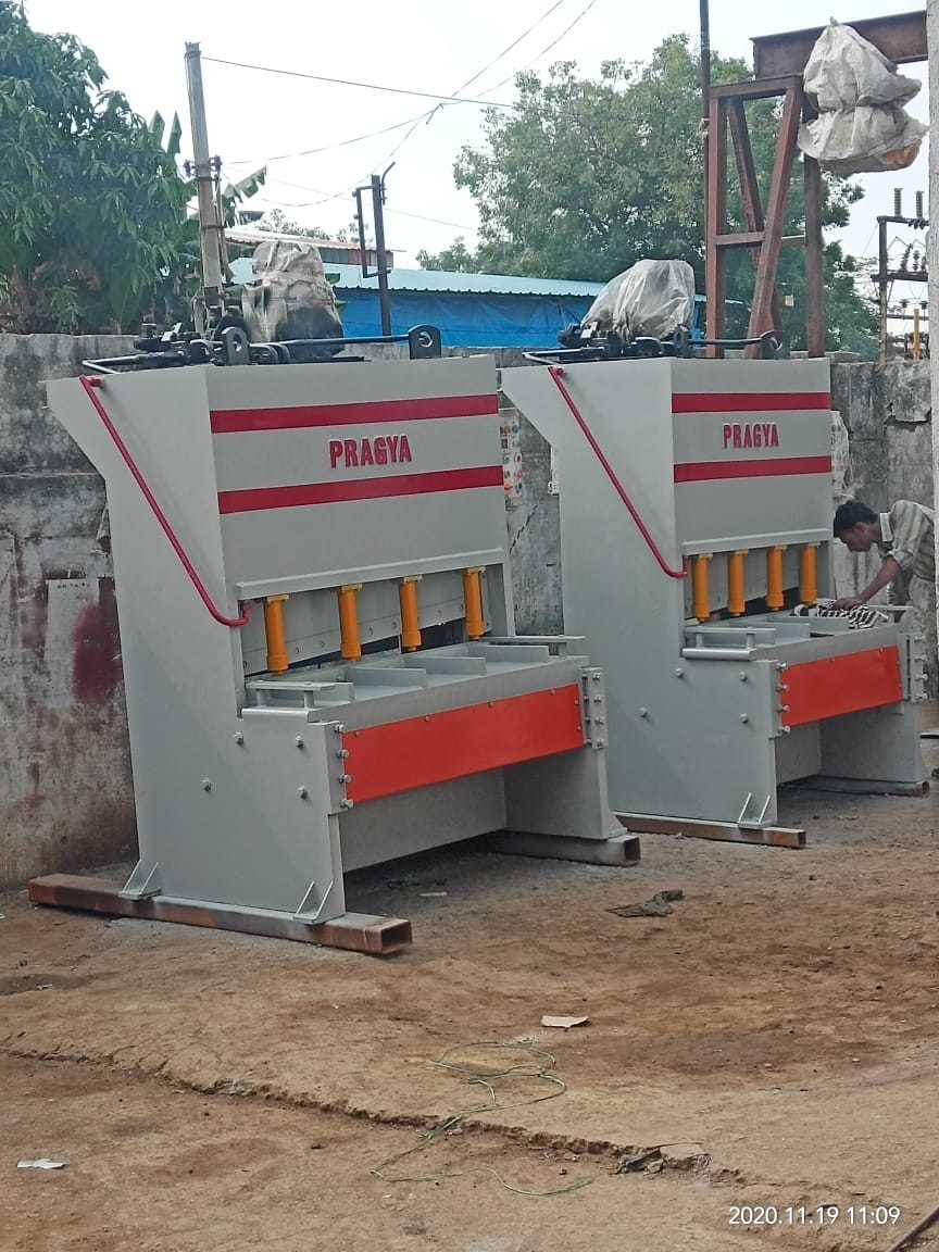 Hydraulic Shear I - Color: Yellow And Black Strips