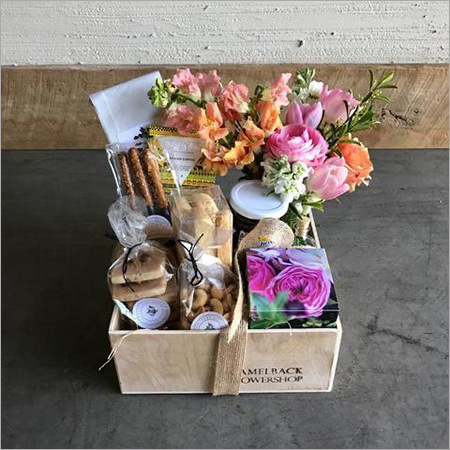 Lacadeau Gift Hamper Box