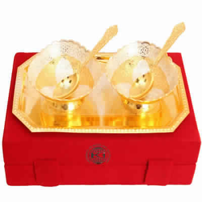 डिज़ाइनर बाउल और चम्मच 1 ट्रे गिफ्ट पैक के साथ