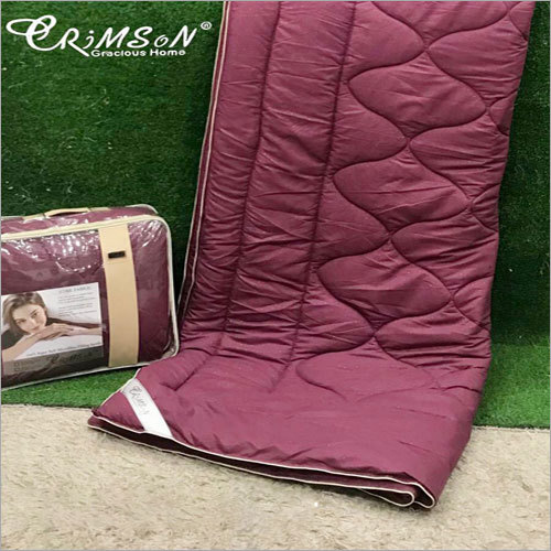 Star Fabric Coloured Comforters Size: Full