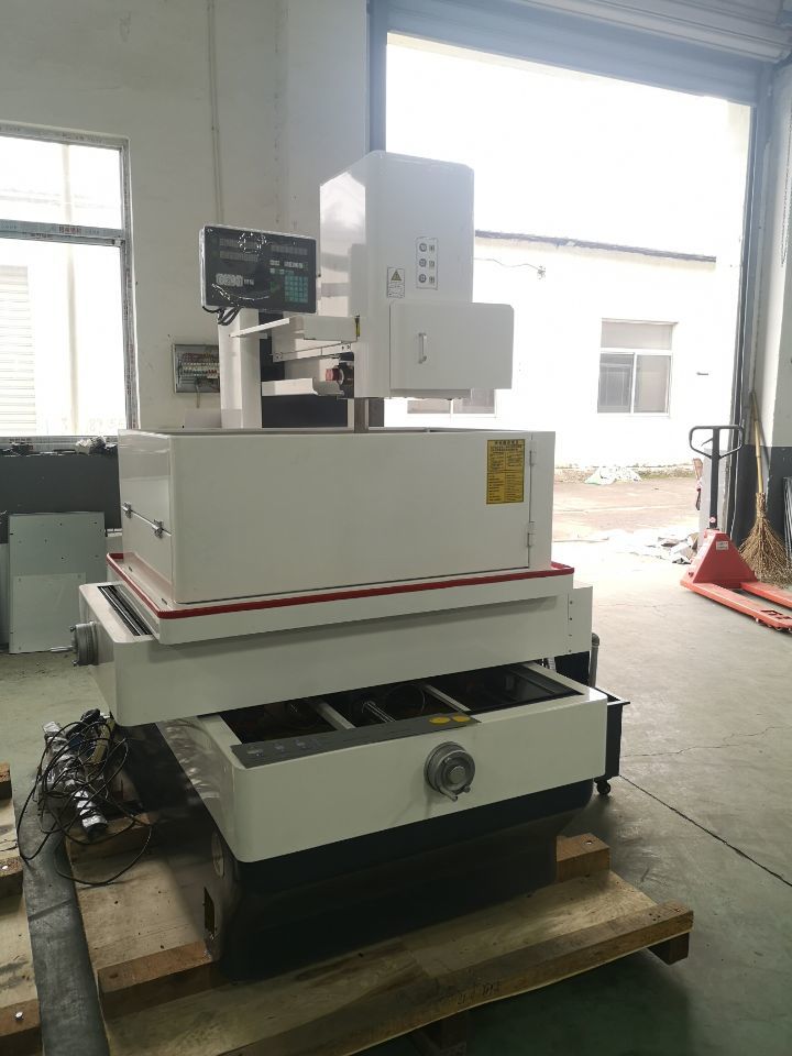 White Stepper Medium Speed Wire Cut Machine Lk-400