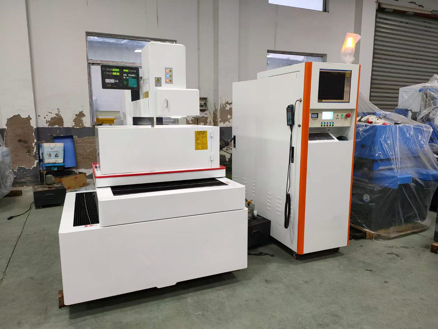 White Lk-400s Medium Speed Wedm Machine