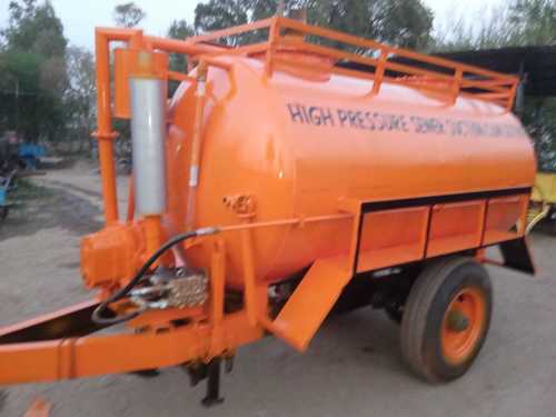 Sewer Suction Cum Jetting Machine Capacity: 5000