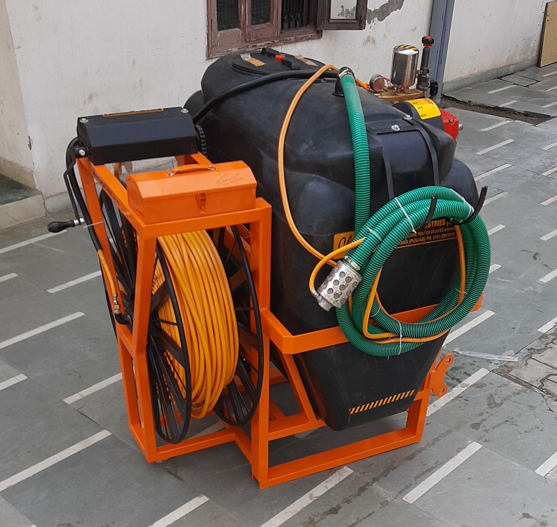 Tractor Mounted Sprayer Capacity: 600 Litters
