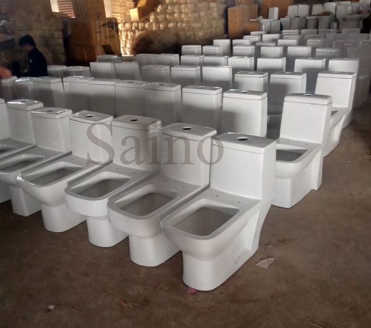 Glossy Finish Commercial One Piece Toilet