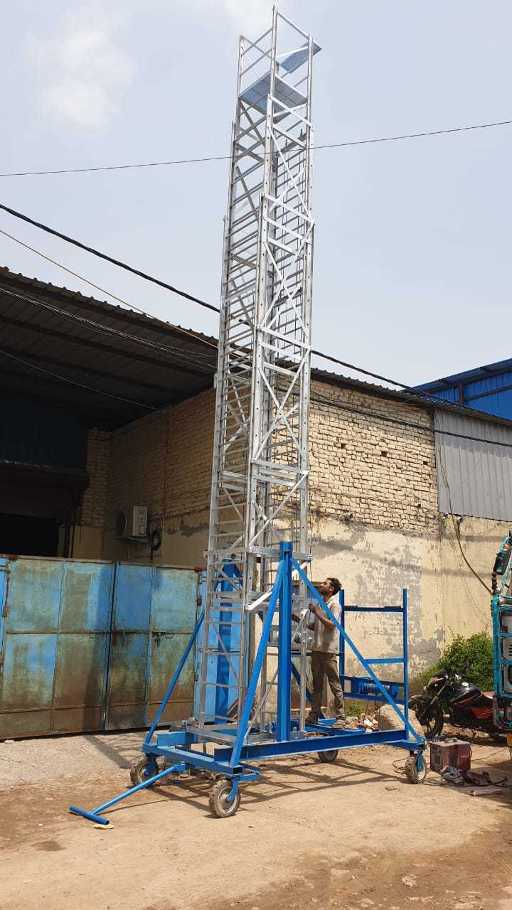 Aluminium Til Table Tower Ladder Size: 40 Feet