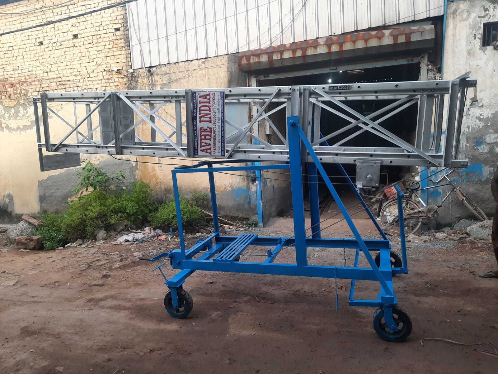 Aluminium Til Table Tower Ladder Size: 40 Feet
