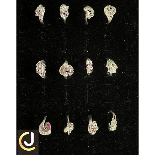 महिलाओं की सिल्वर माइक्रो रिंग्स