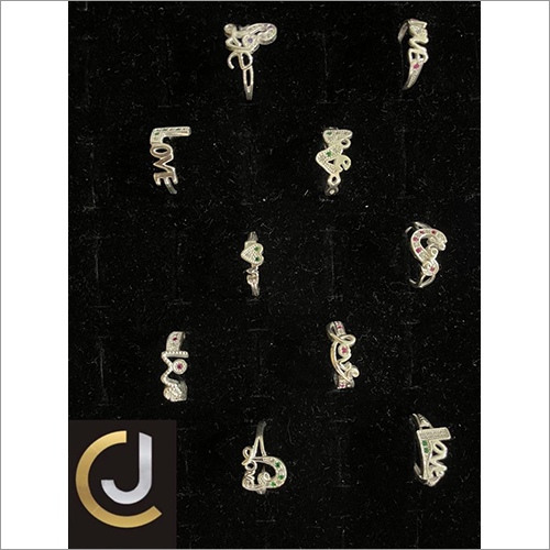 महिलाओं की प्योर सिल्वर माइक्रो रिंग्स