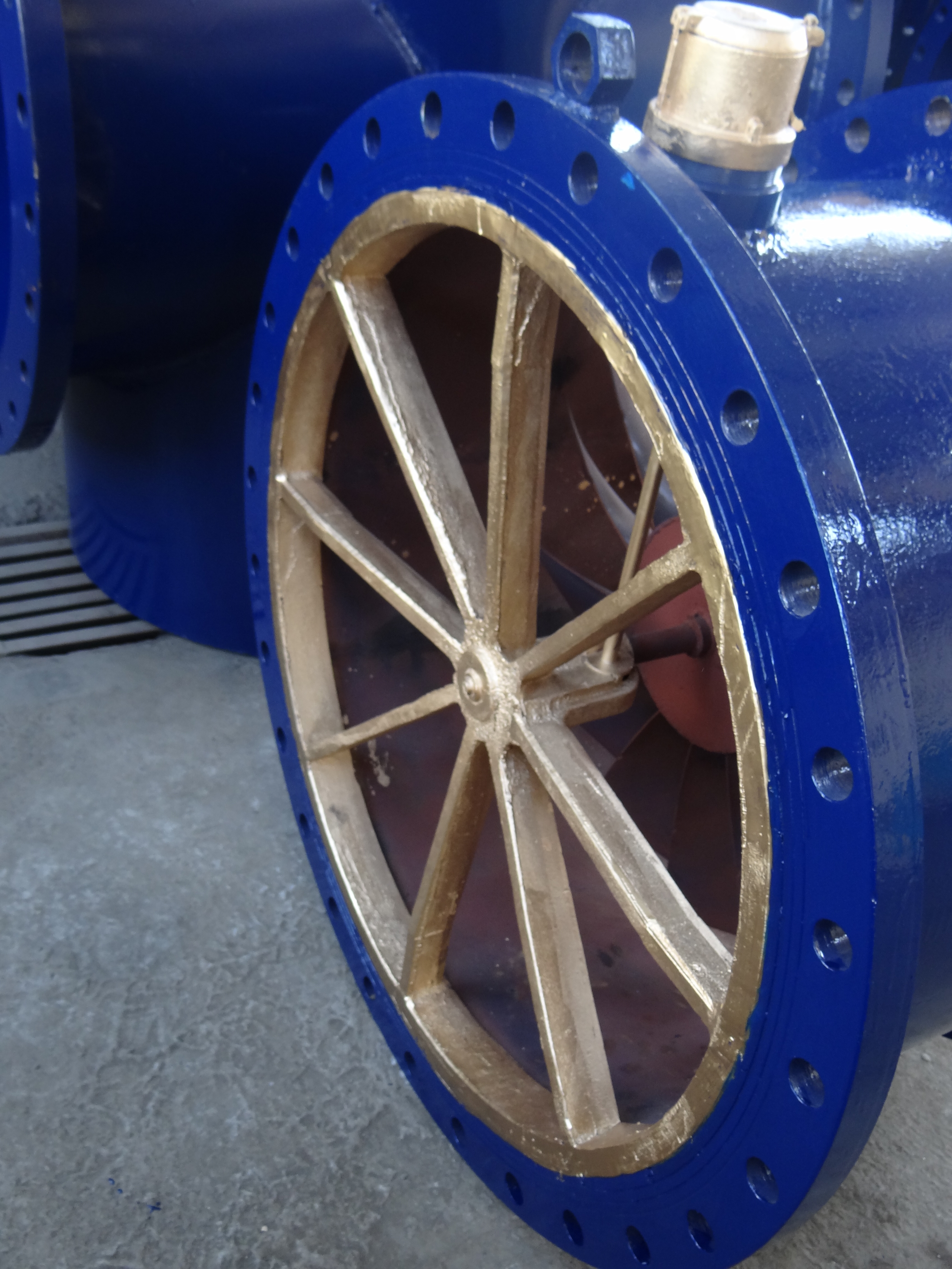 Bulk Encloded Class A Isi 2373 Flange End Water Meter - Accuracy: +_2% %