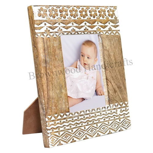 पॉलिश किया हुआ लकड़ी का फोटो फ्रेम