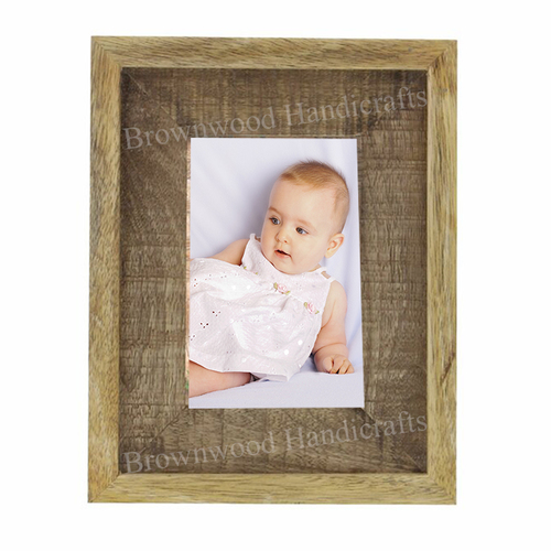पॉलिश किया हुआ लकड़ी का फोटो फ्रेम