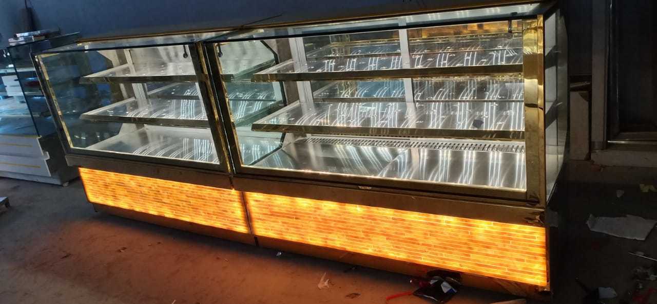 Variable Pastry Display Counter