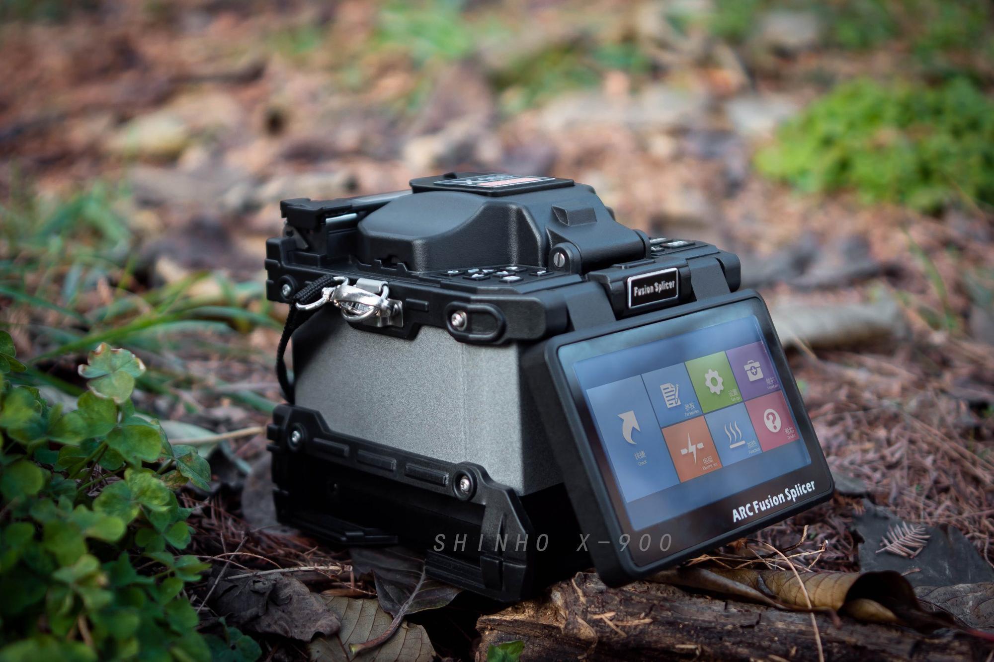 Core To Core Fiber Splicing Machine - 160mm X 136mm X 140mm, Black, 6 Motors, Fully-automatic Operation, 4000 Results Storage, Real-time Temperature Monitoring