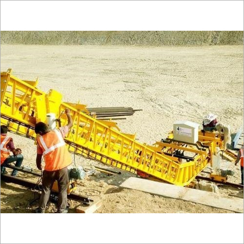 Concrete Paver Machine - Steel Build, 10m x 4m x 2m Dimensions, 5000 kg Weight, 380V Electric Power, 100 Pavers/Hour Capacity, 100 Bar Operating Pressure