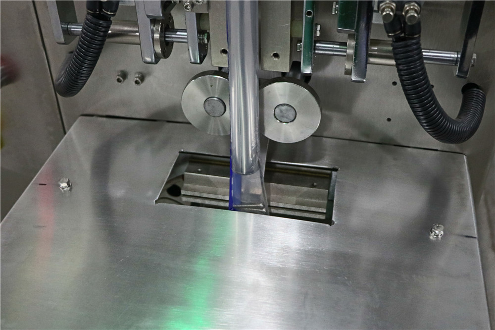 Screw Packing Machine - Automatic Grade: Automatic
