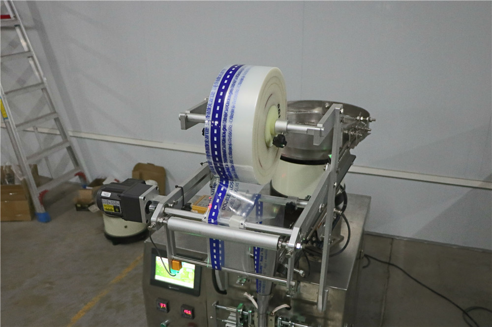 Screw Packing Machine - Automatic Grade: Automatic