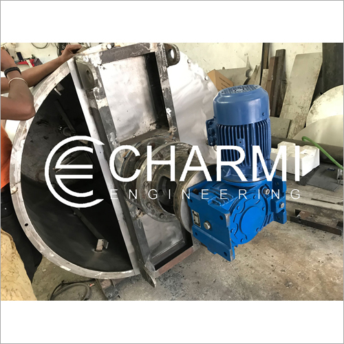 Stainless Steel Liquid Mixing Tank - Weight: 750 Kilograms (Kg)