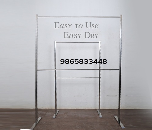 उदयम पालयम में सिल्वर अपार्टमेंट का कपड़ा सुखाना