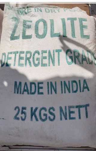 Zeolite Powder - White, 100-200 Mesh Particle Size | pH 9-11, Density 2.2 g/cm³, Moisture Content <1%, 25 kg Bags